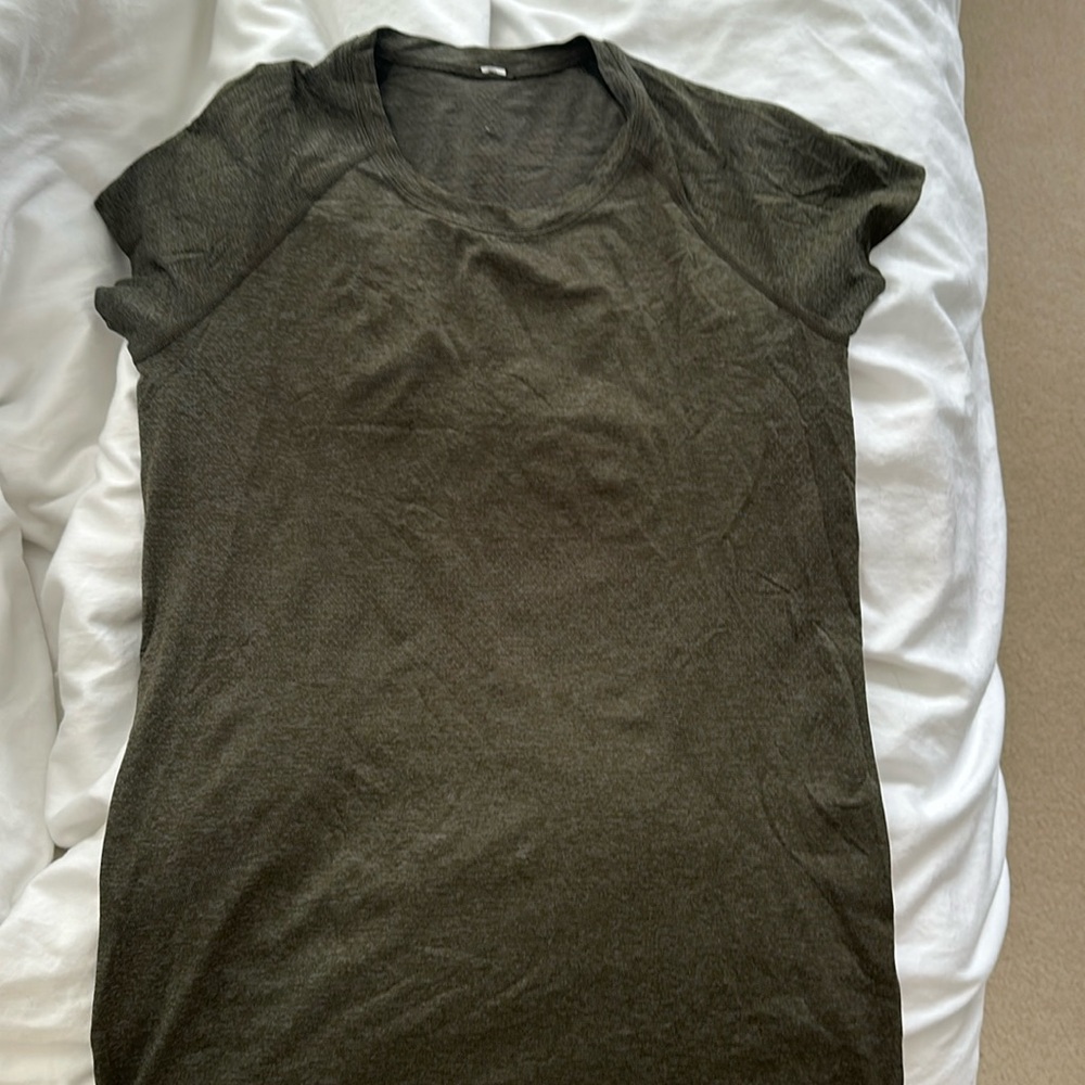 Lululemon green swiftly tech short sleeve shirt